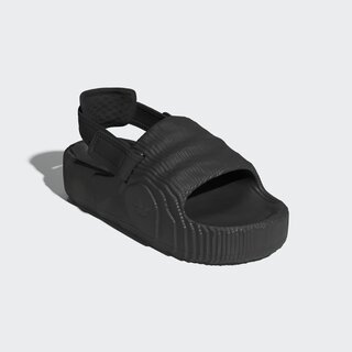 ADILETTE 22 XLG W sandalları